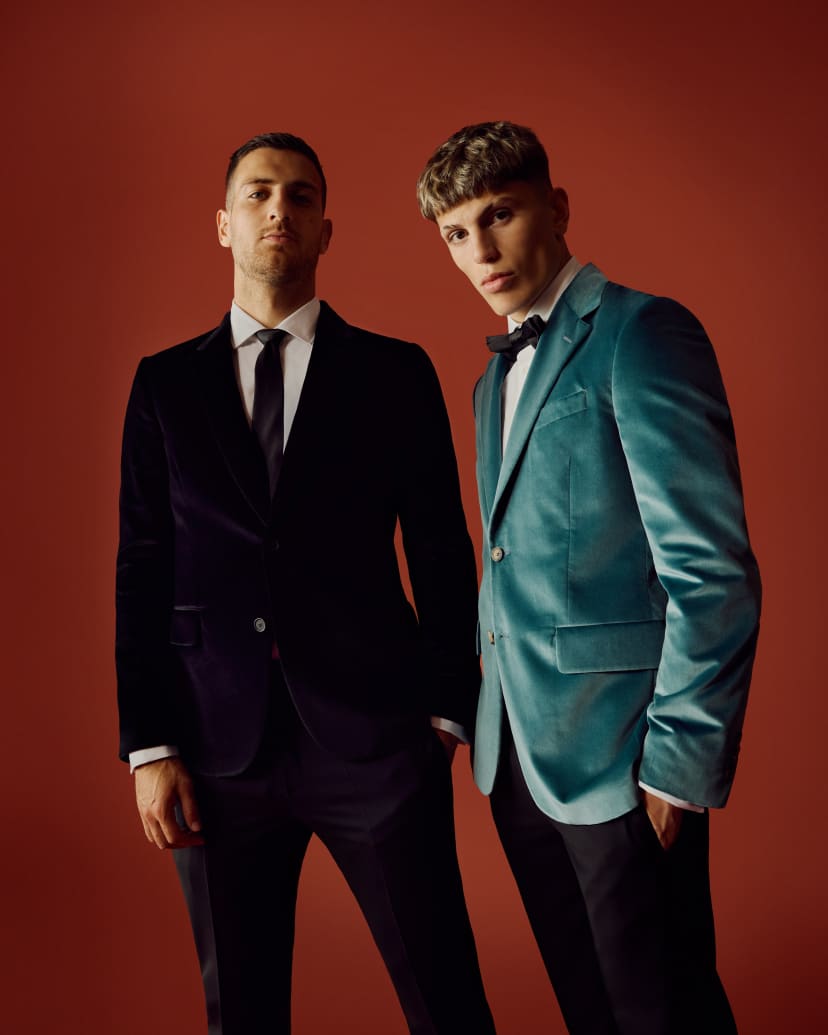 Manchester United Get Dressed Up